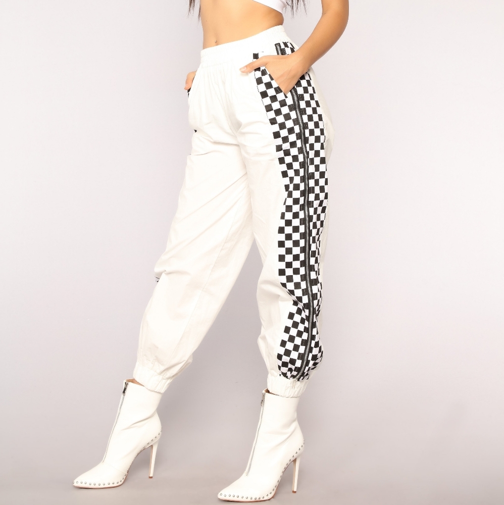 🏷️NWT🏷️ - FashionNova - Joggers